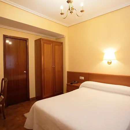Panton Hotel 2*